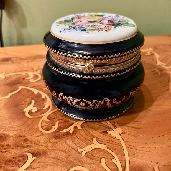 Vintage Hand Painted Floral & Cobalt Blue Porcelain Dresser Trinket Jewelry Box - Picture 1 of 6